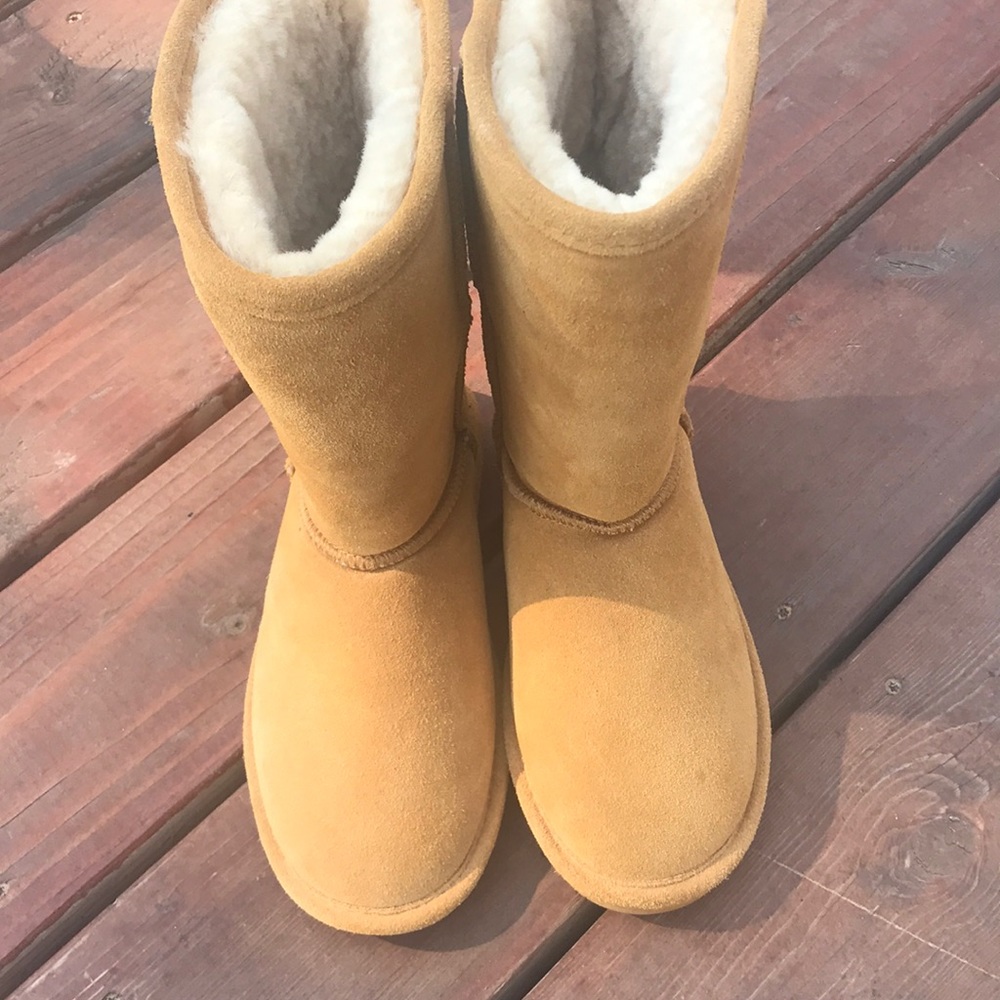 Bear paw boots - women’s size 6